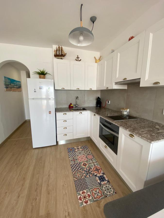 Precioso Apartamento En Primera Linea De Mar L' Escala Екстериор снимка