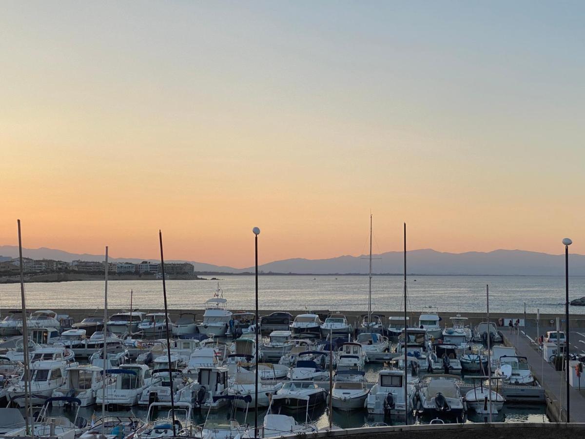 Precioso Apartamento En Primera Linea De Mar L' Escala Екстериор снимка